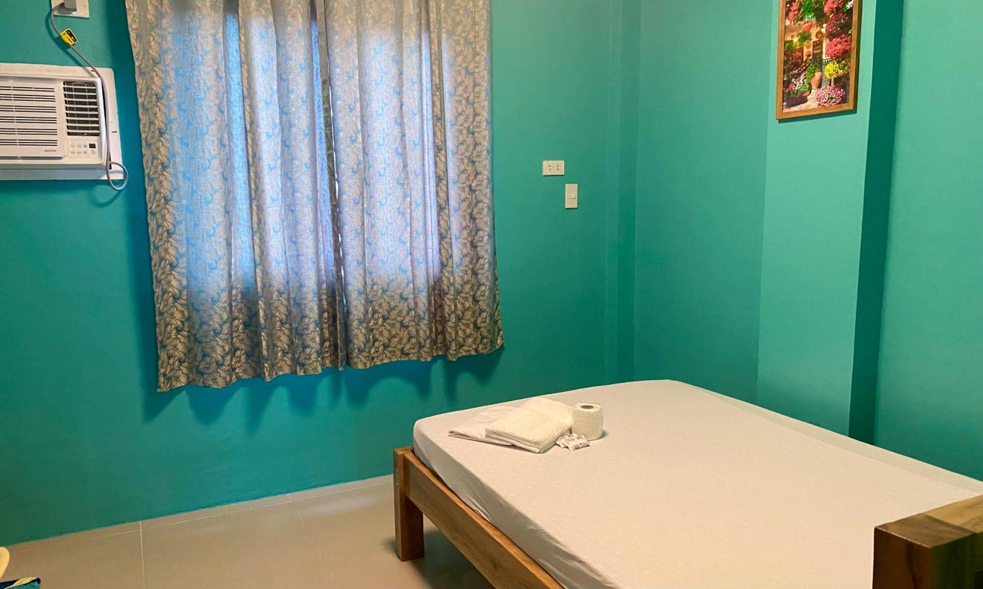 Drossgold Pension House Tubigon 部屋 写真